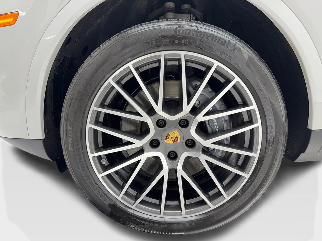 Used 2022 Porsche Cayenne image 48