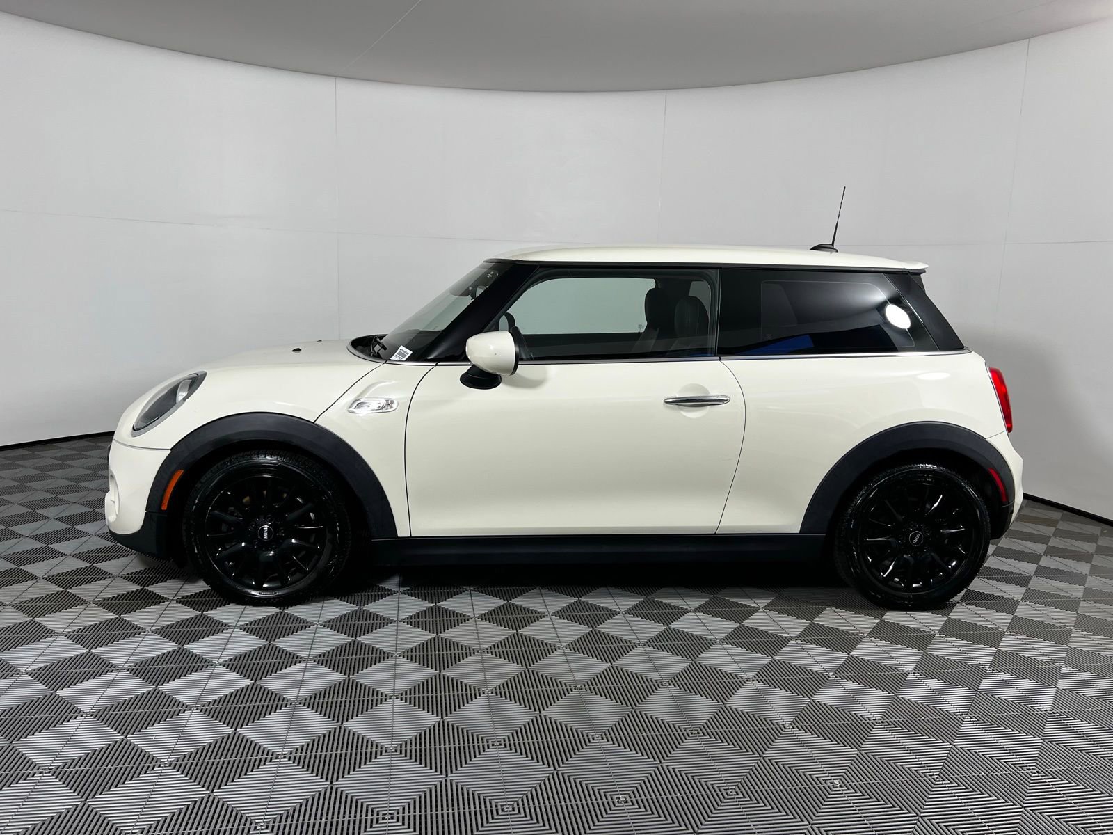 Used 2021 MINI Cooper S FWD image 8