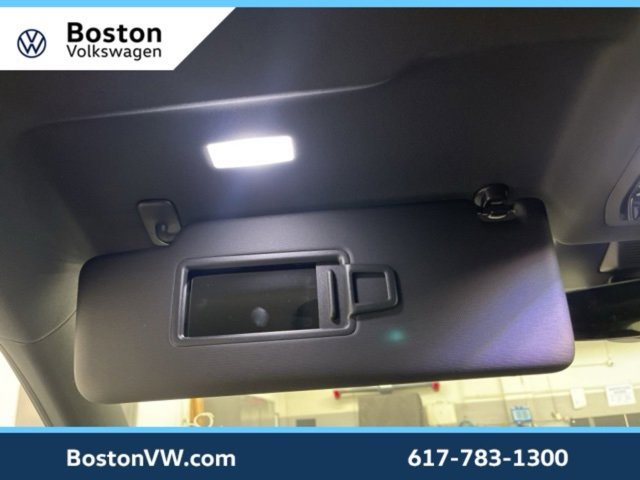 New 2026 Volkswagen Tiguan SE R-Line image 24