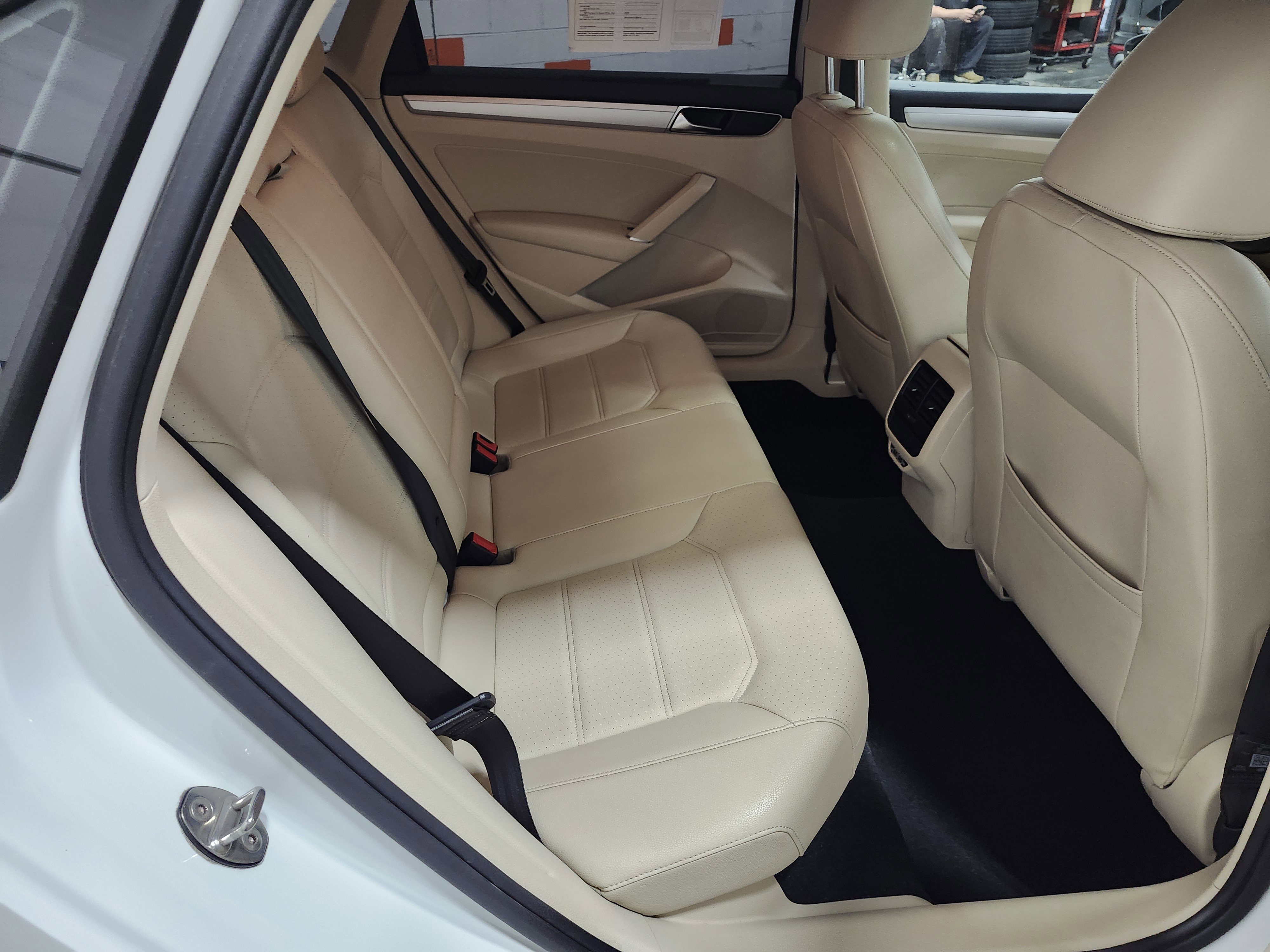 Used 2019 Volkswagen Passat 2.0T Wolfsburg w/ Wheels & Sunroof Package image 19