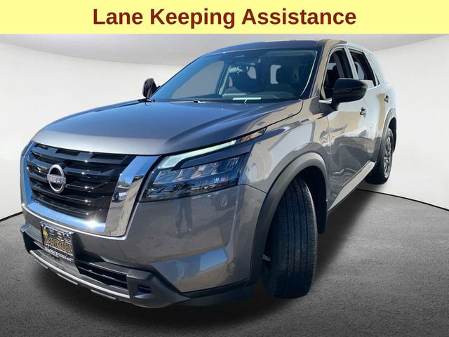 Used 2025 Nissan Pathfinder S image 5