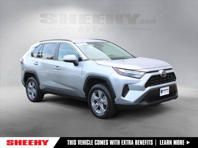 Certified 2025 Toyota RAV4 XLE AWD/4WD image 1