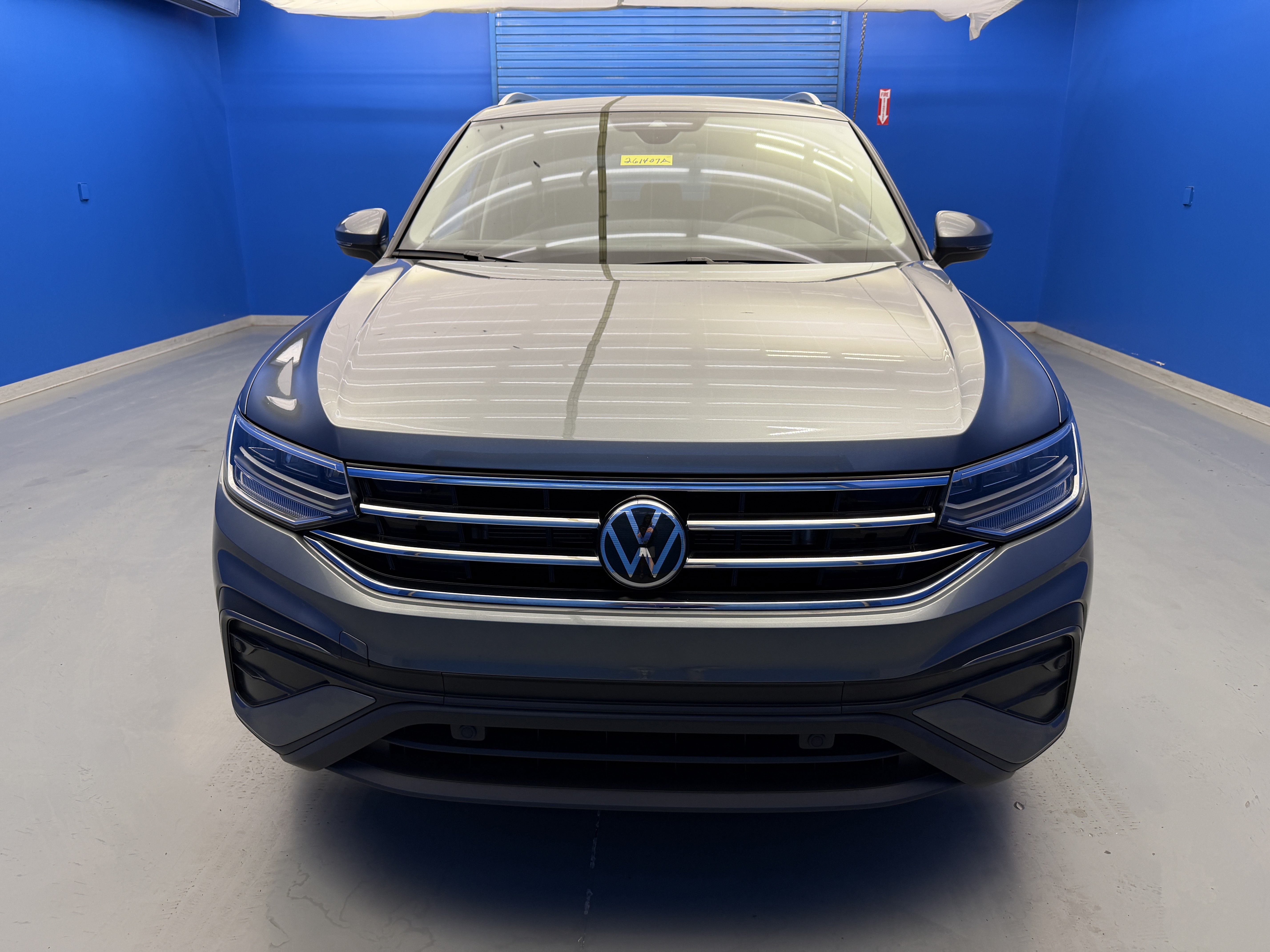 Used 2024 Volkswagen Tiguan SE AWD/4WD image 3