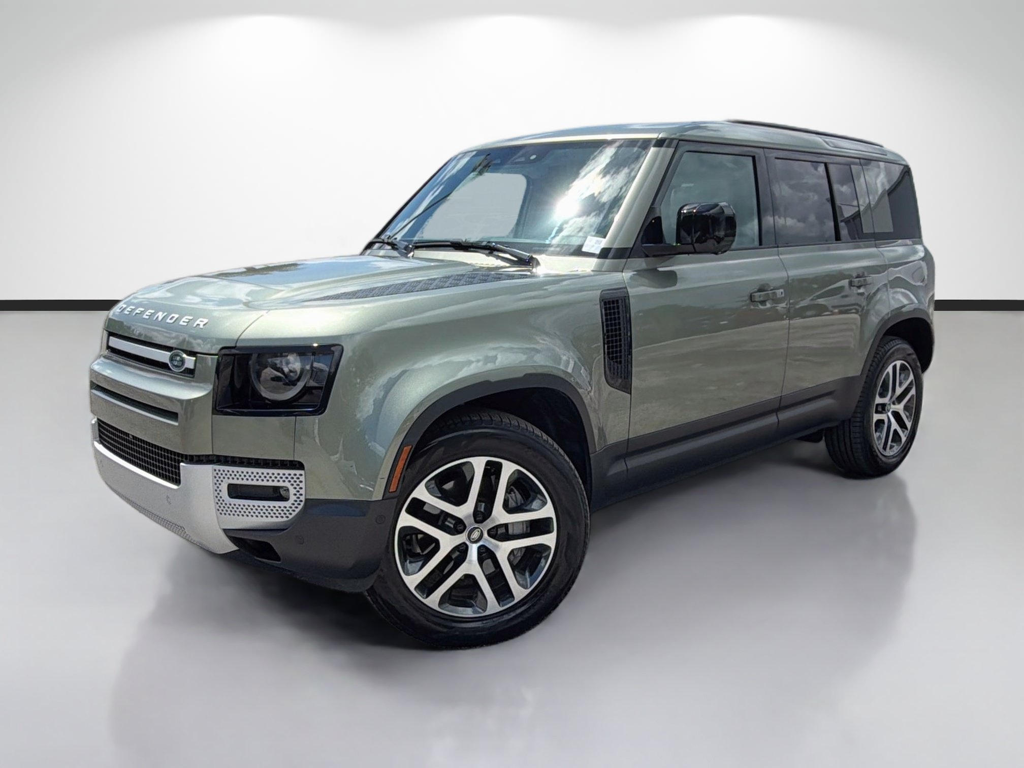 Used 2025 Land Rover Defender 110 S AWD/4WD image 1