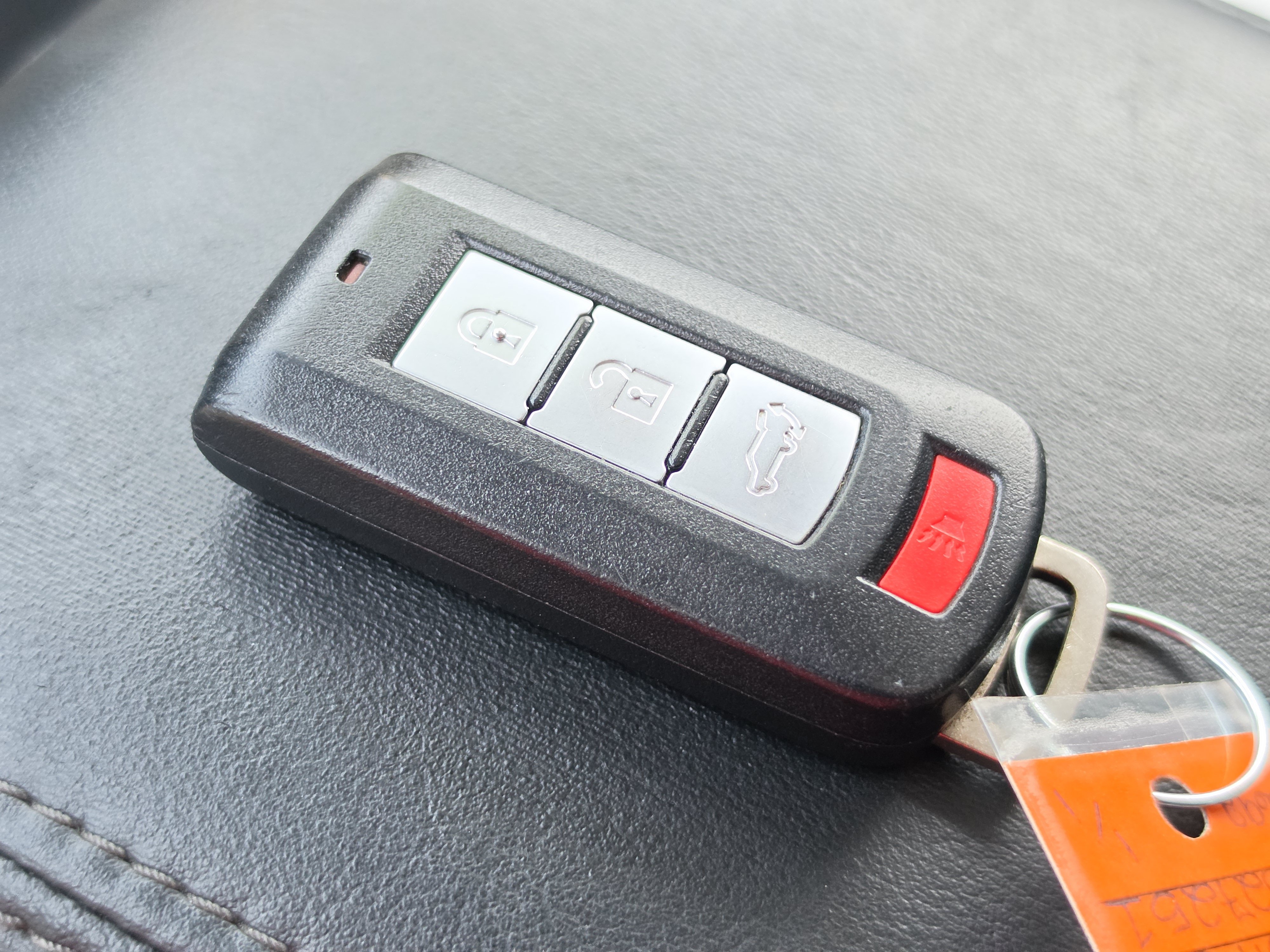 Used 2020 Mitsubishi Outlander SEL AWD/4WD image 28