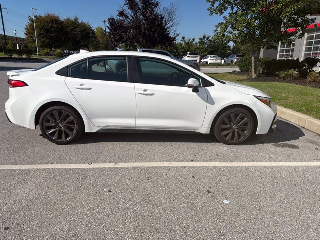 Certified 2026 Toyota Corolla SE FWD image 4