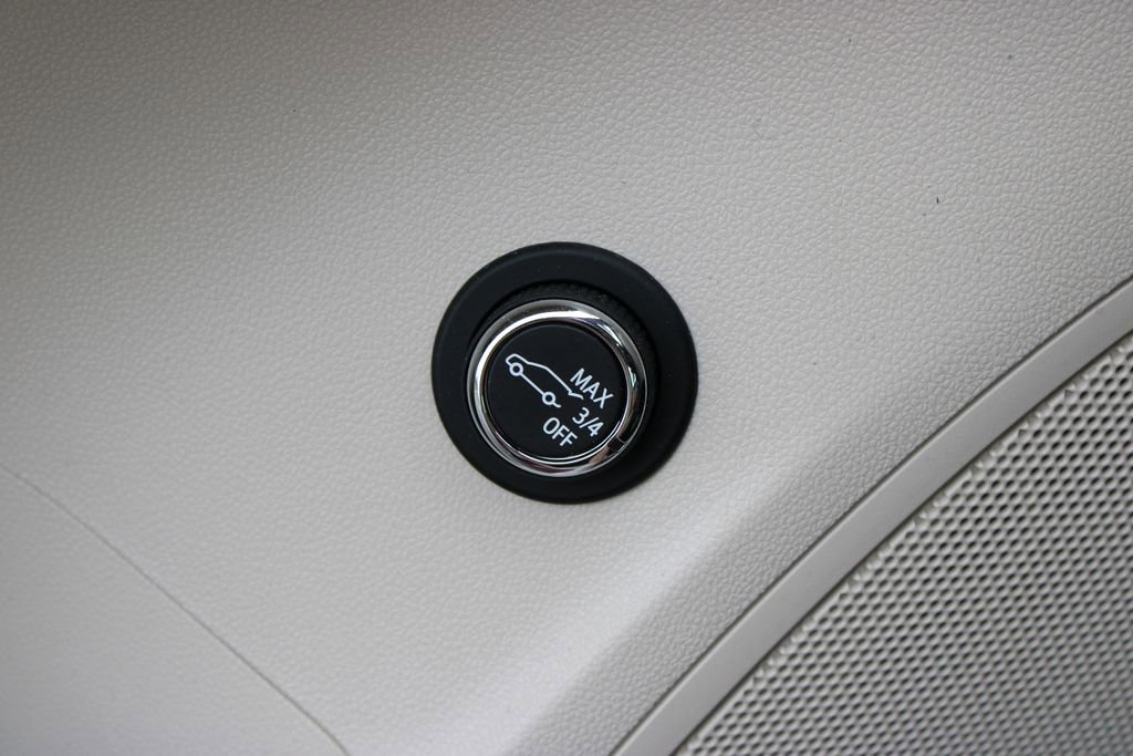 Used 2023 Buick Envision Essence w/ Technology Package I AWD/4WD image 41