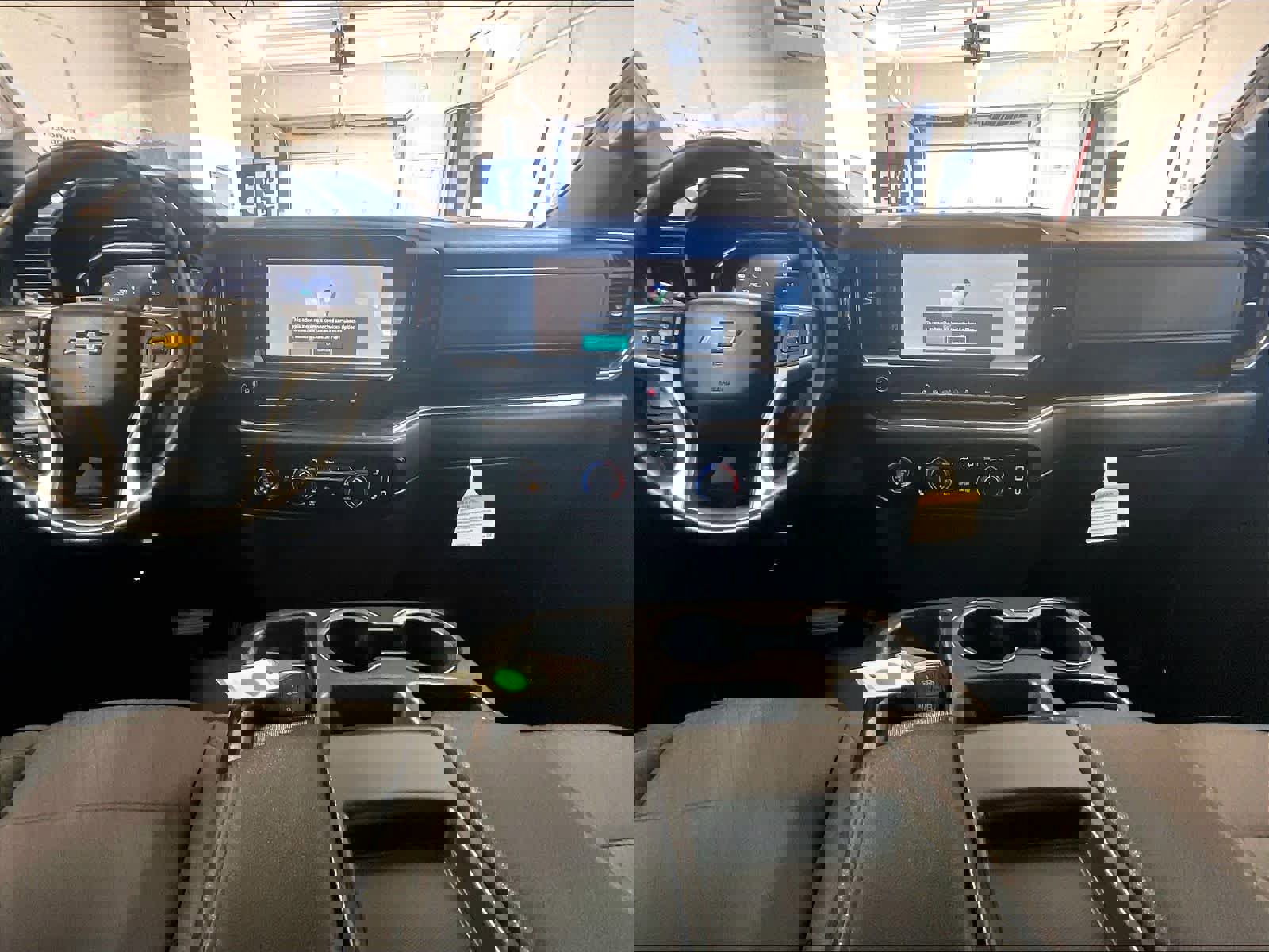 Used 2024 Chevrolet Silverado 1500 LT AWD/4WD image 21