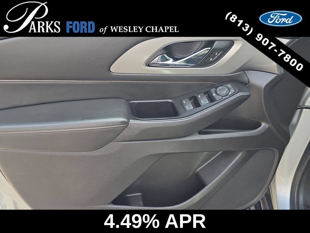 Used 2019 Chevrolet Traverse LT FWD image 16