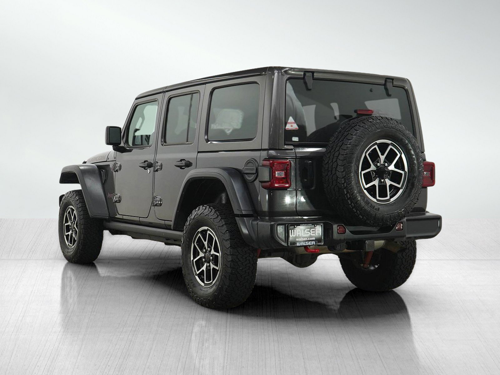 Used 2025 Jeep Wrangler Unlimited Rubicon w/ Convenience Group AWD/4WD image 3