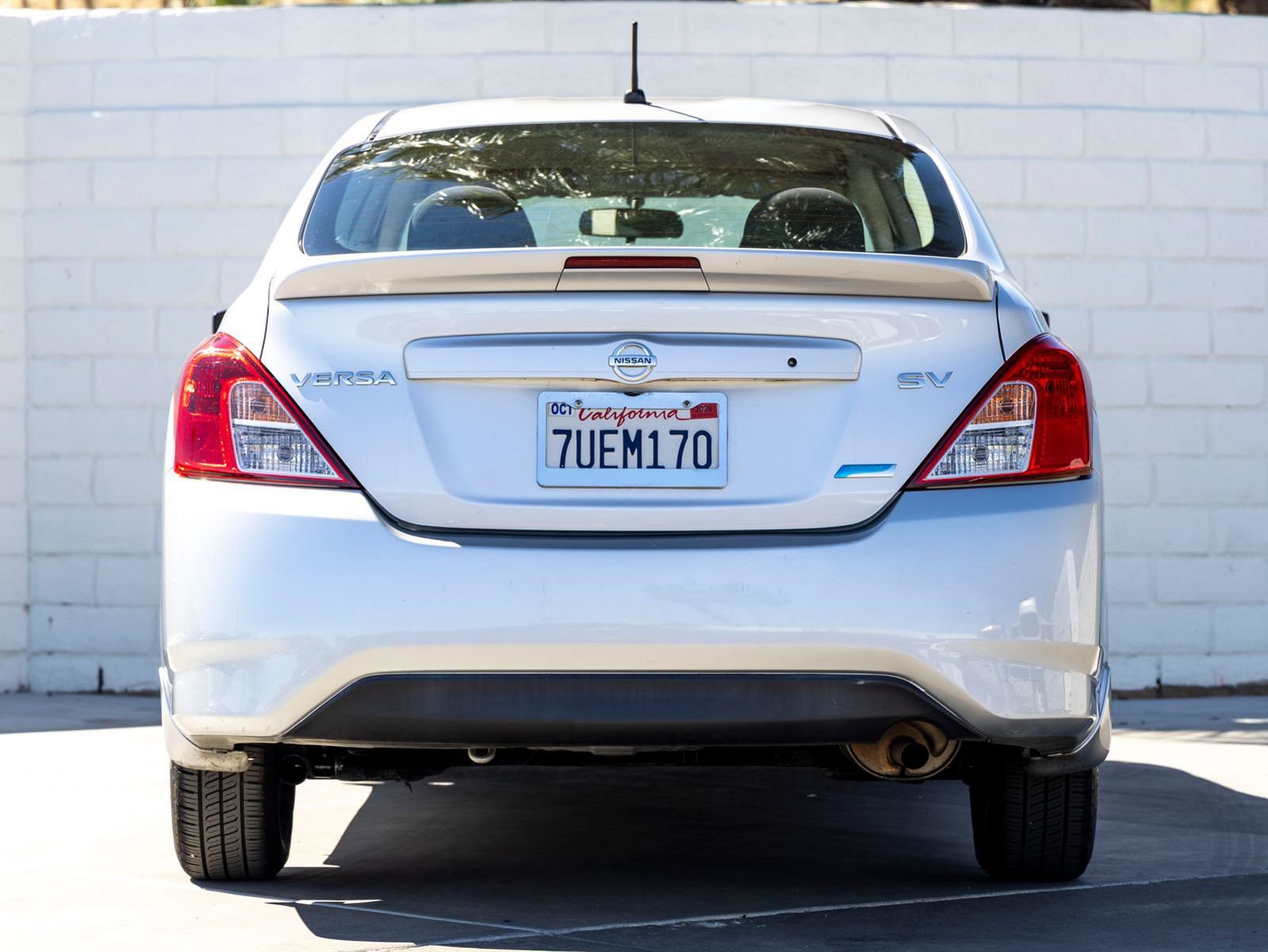 Used 2016 Nissan Versa SV FWD image 9