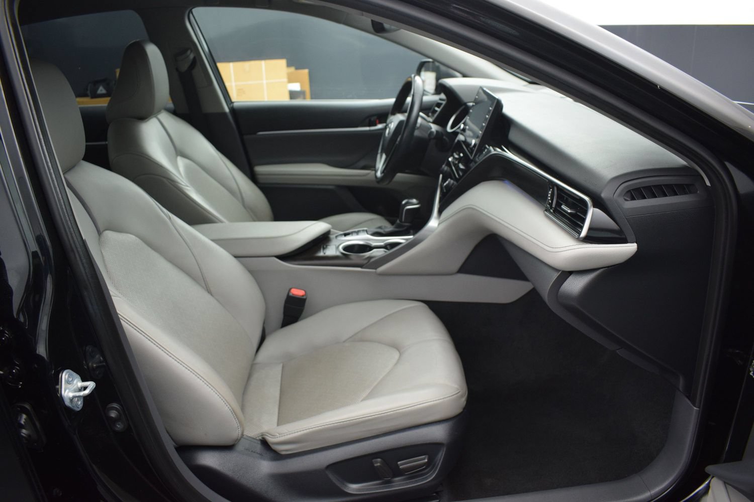 Used 2023 Toyota Camry XLE w/ Protection Package (Q2) (TMS) AWD/4WD image 10