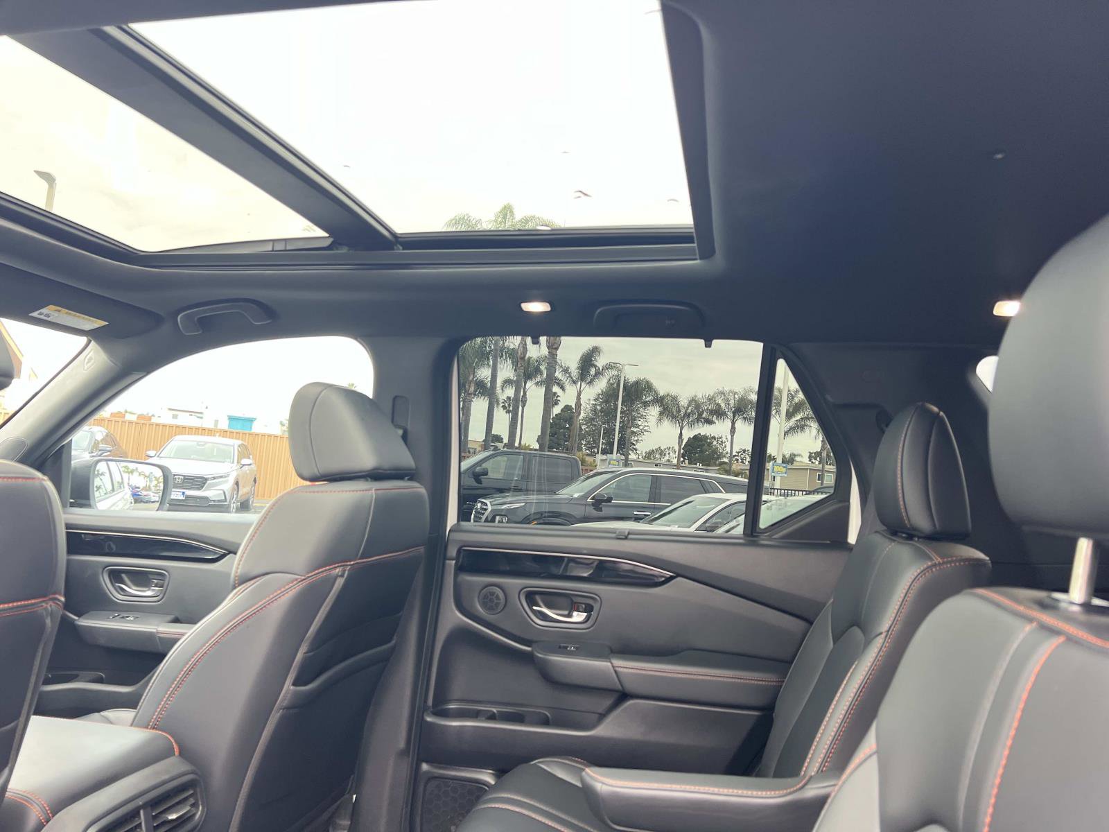 Certified 2025 Honda Pilot TrailSport image 24