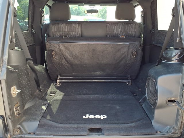 Used 2011 Jeep Wrangler Sahara AWD/4WD image 14