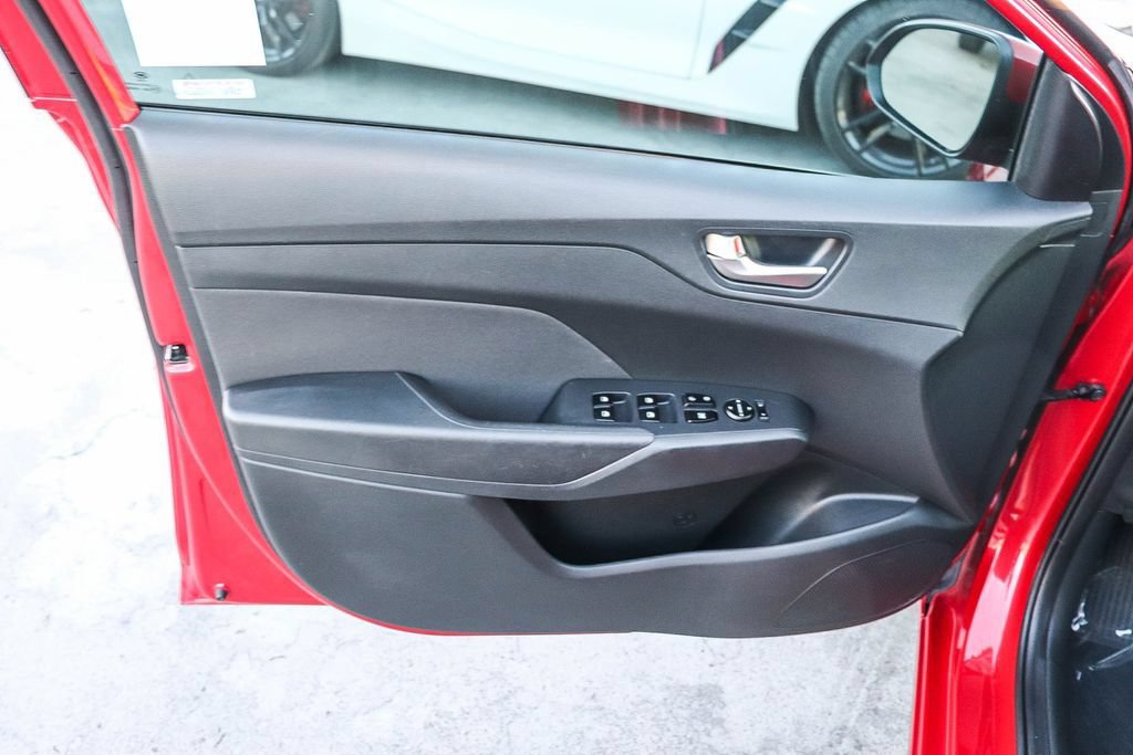 Used 2022 Hyundai Accent SE FWD image 23