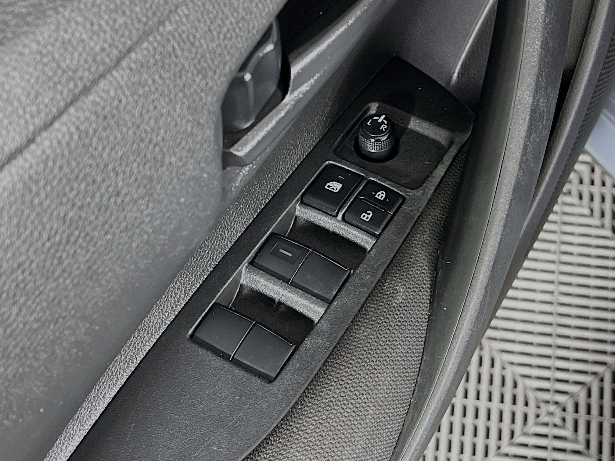 Certified 2022 Toyota Corolla LE FWD image 18