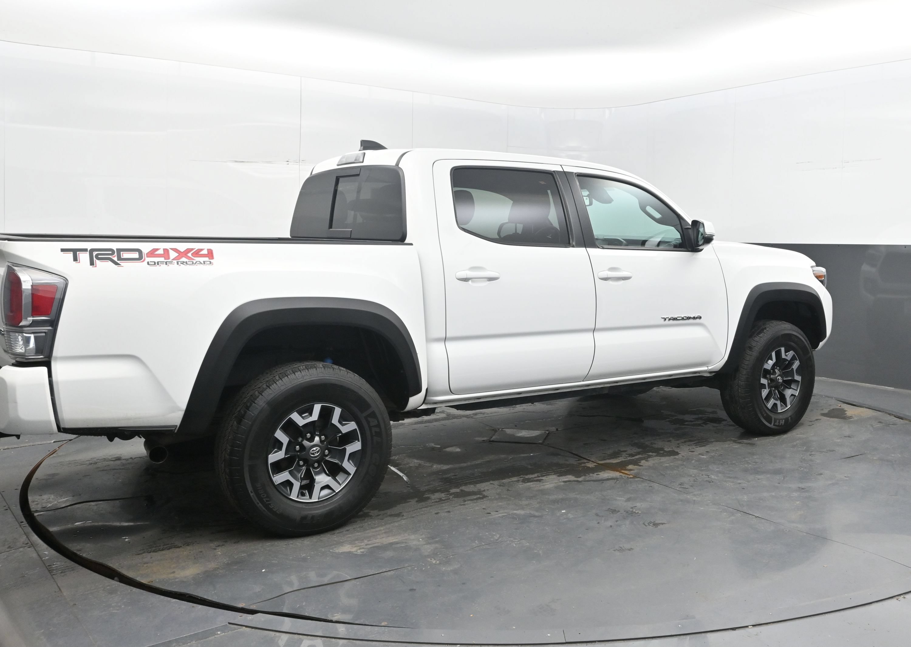 Used 2022 Toyota Tacoma TRD Off-Road w/ Technology Package AWD/4WD image 7