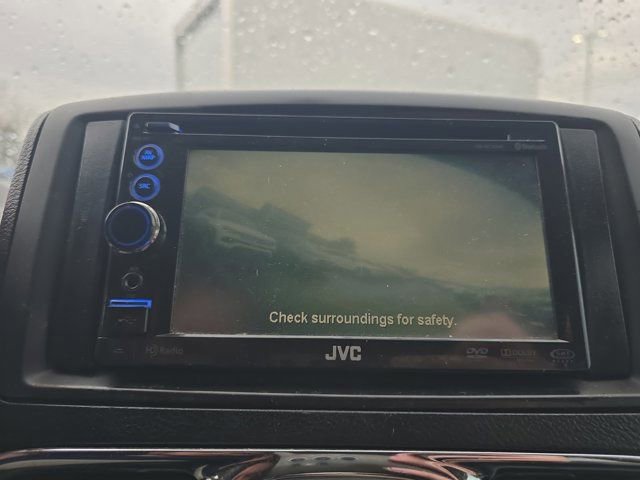 Used 2011 Chrysler Town & Country Touring FWD image 28