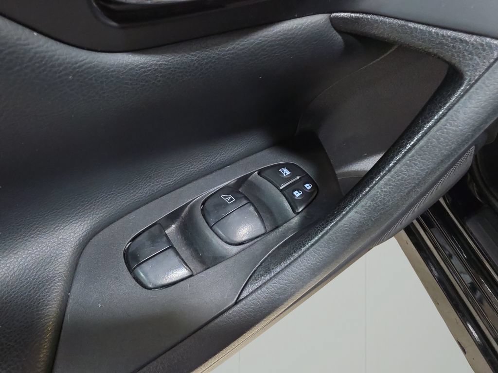 Used 2018 Nissan Altima 2.5 SR w/ SR Midnight Edition FWD image 13