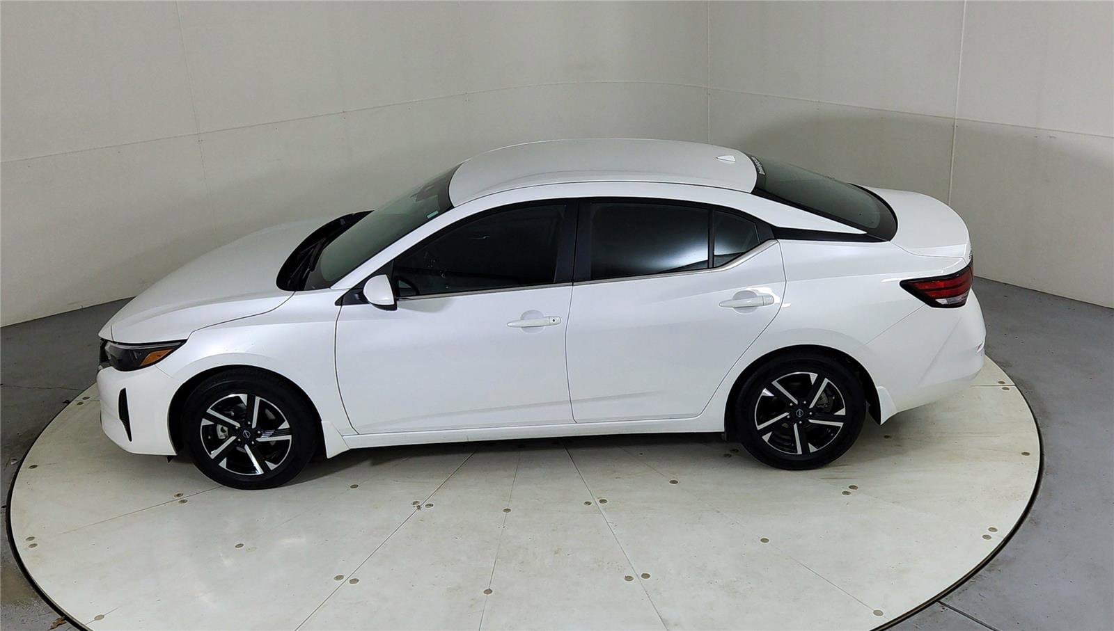 Used 2024 Nissan Sentra SV image 16