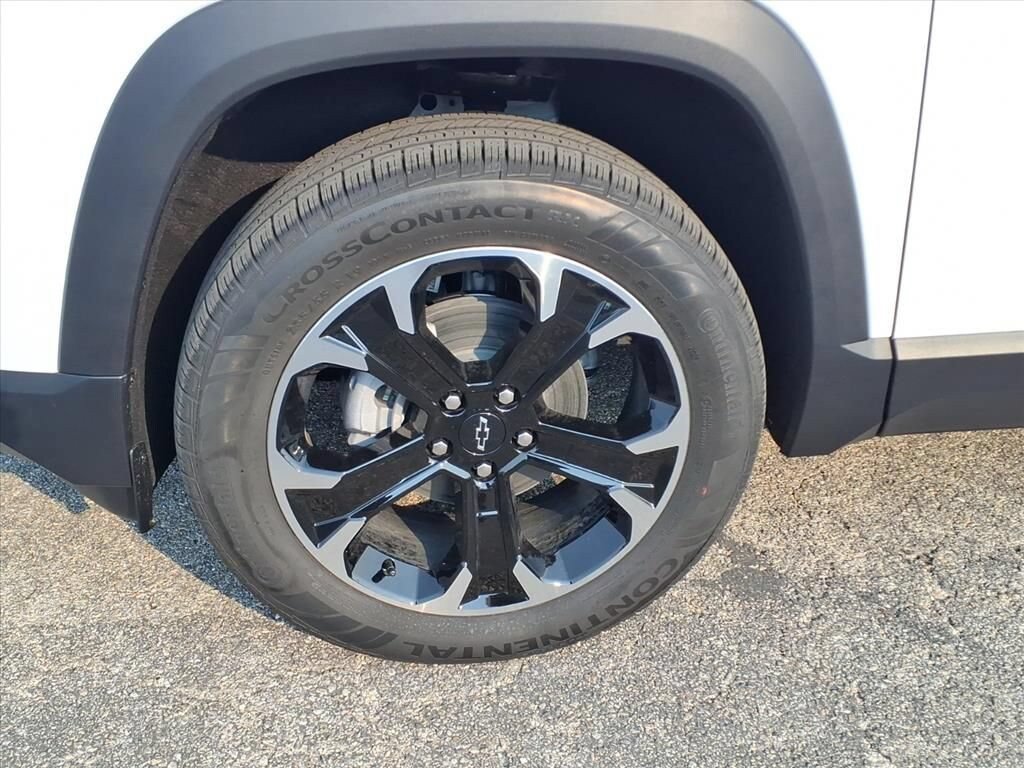 New 2027 Chevrolet Equinox LT w/ Convenience Package II FWD image 11
