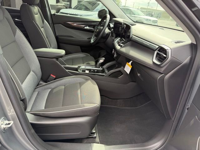 Used 2024 Chevrolet TrailBlazer LT w/ LT Cold Weather Package AWD/4WD image 5