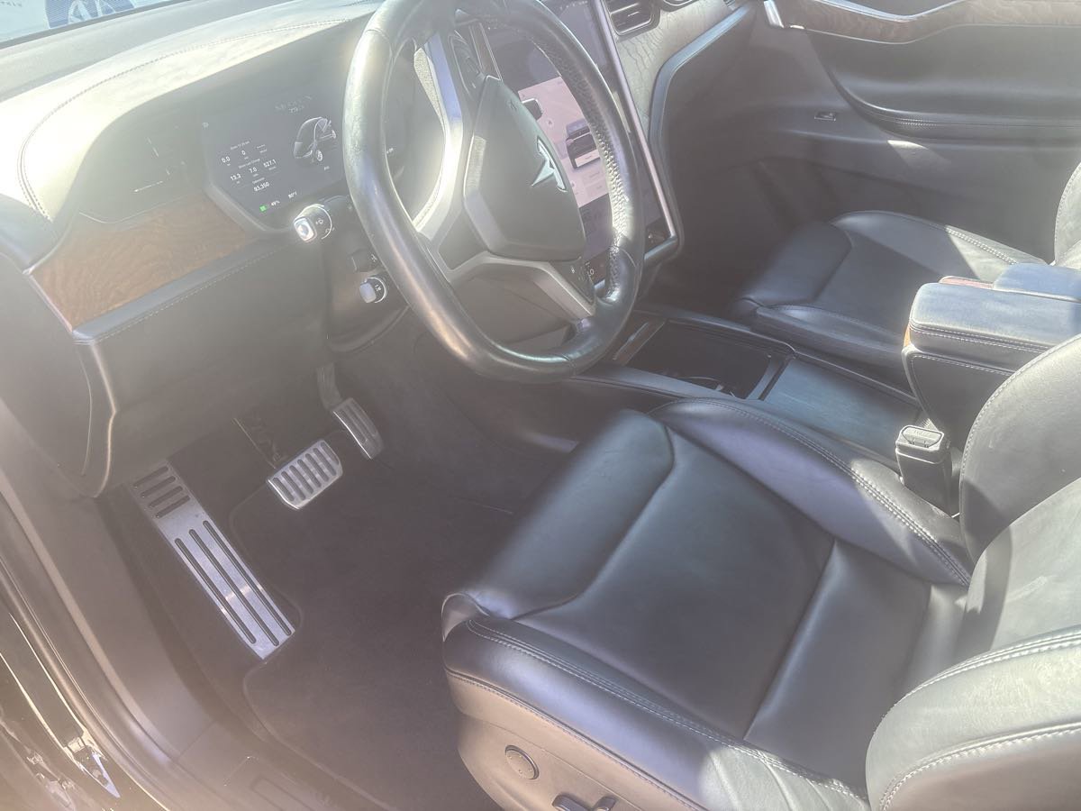 Used 2018 Tesla Model X 75D image 10