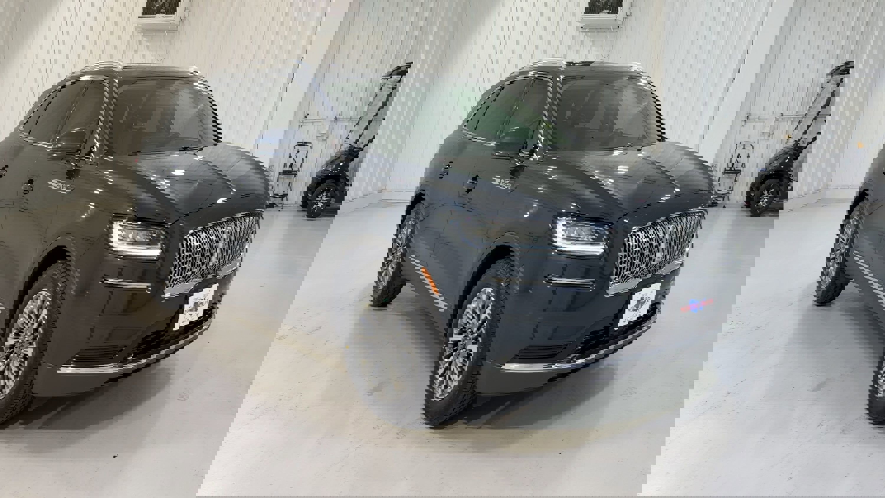 Used 2021 Lincoln Nautilus FWD w/ Equipment Group 101A image 3
