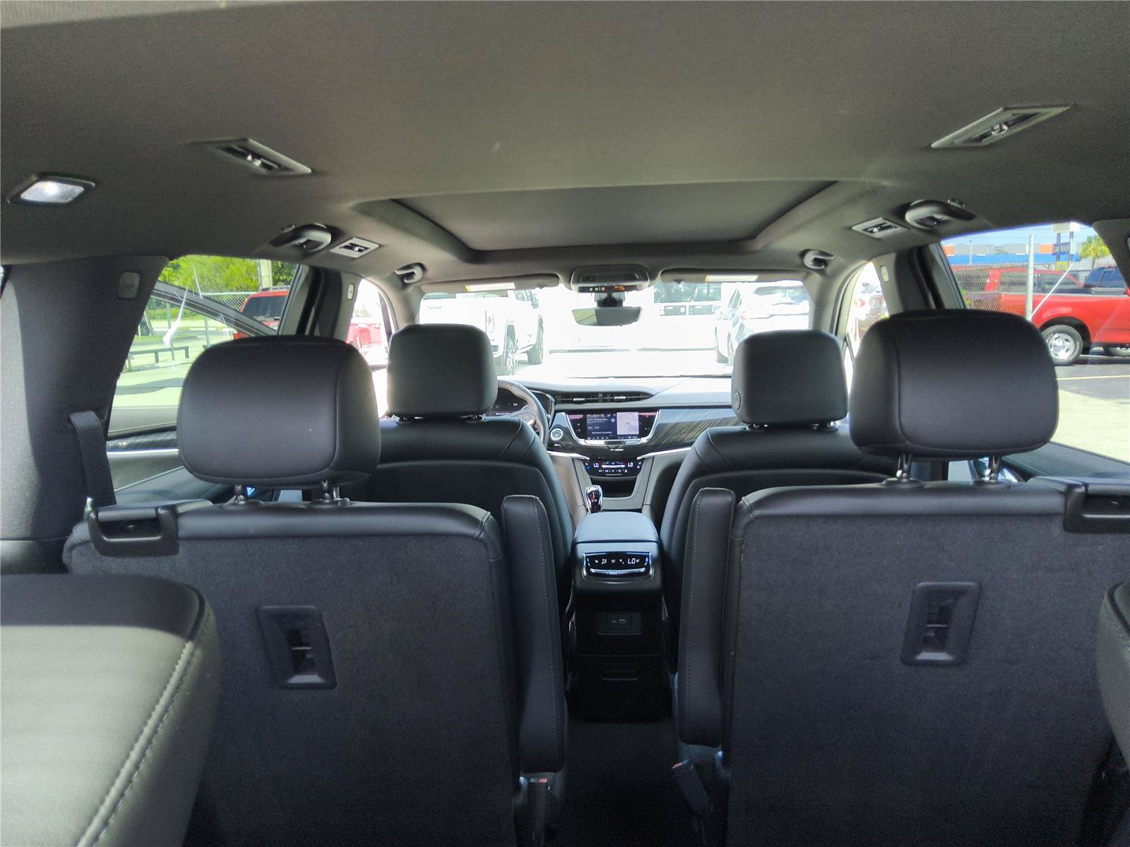 Used 2023 Cadillac XT6 Premium Luxury w/ Technology Package FWD image 24