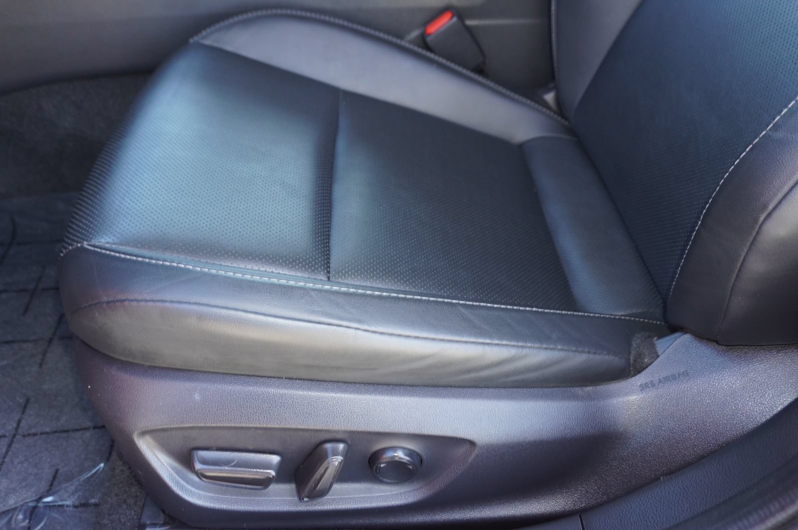 Certified 2024 Toyota Prius XLE FWD image 7