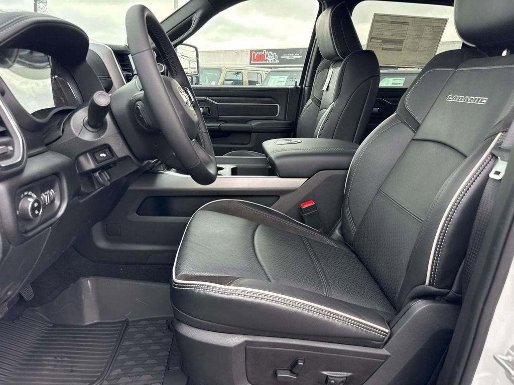New 2026 RAM 3500 Laramie AWD/4WD image 28
