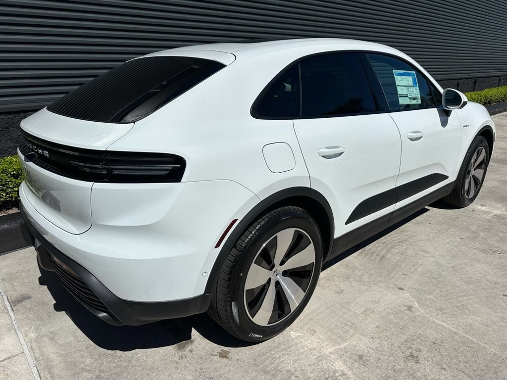 Used 2026 Porsche Macan Electric RWD image 9