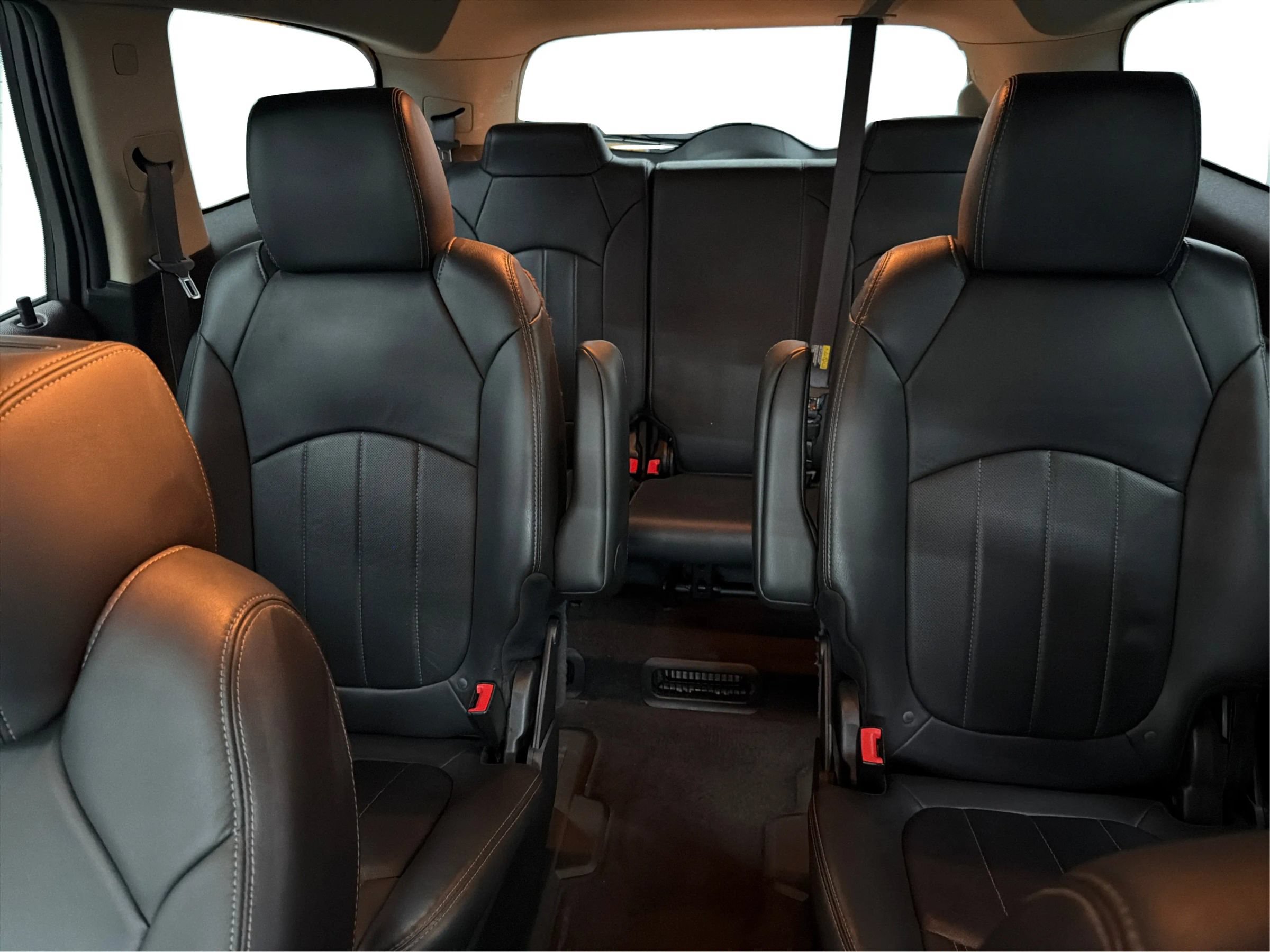 Used 2015 Buick Enclave Leather w/ Trailering Package FWD image 30