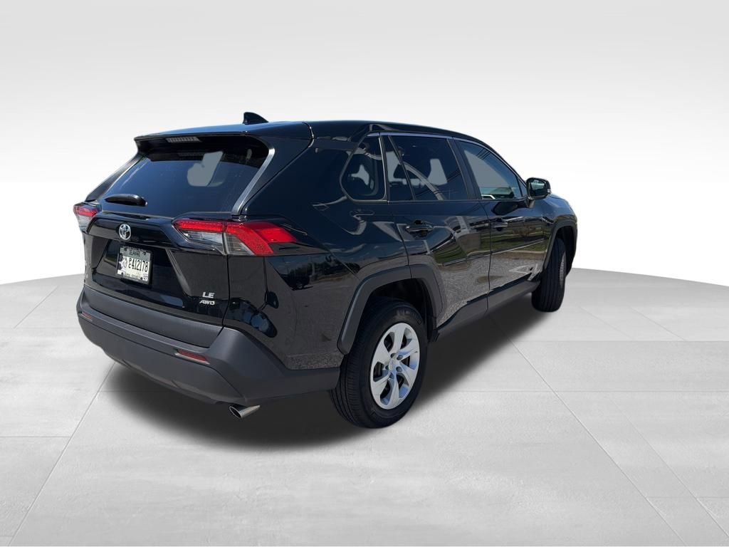 Used 2023 Toyota RAV4 LE AWD/4WD image 5