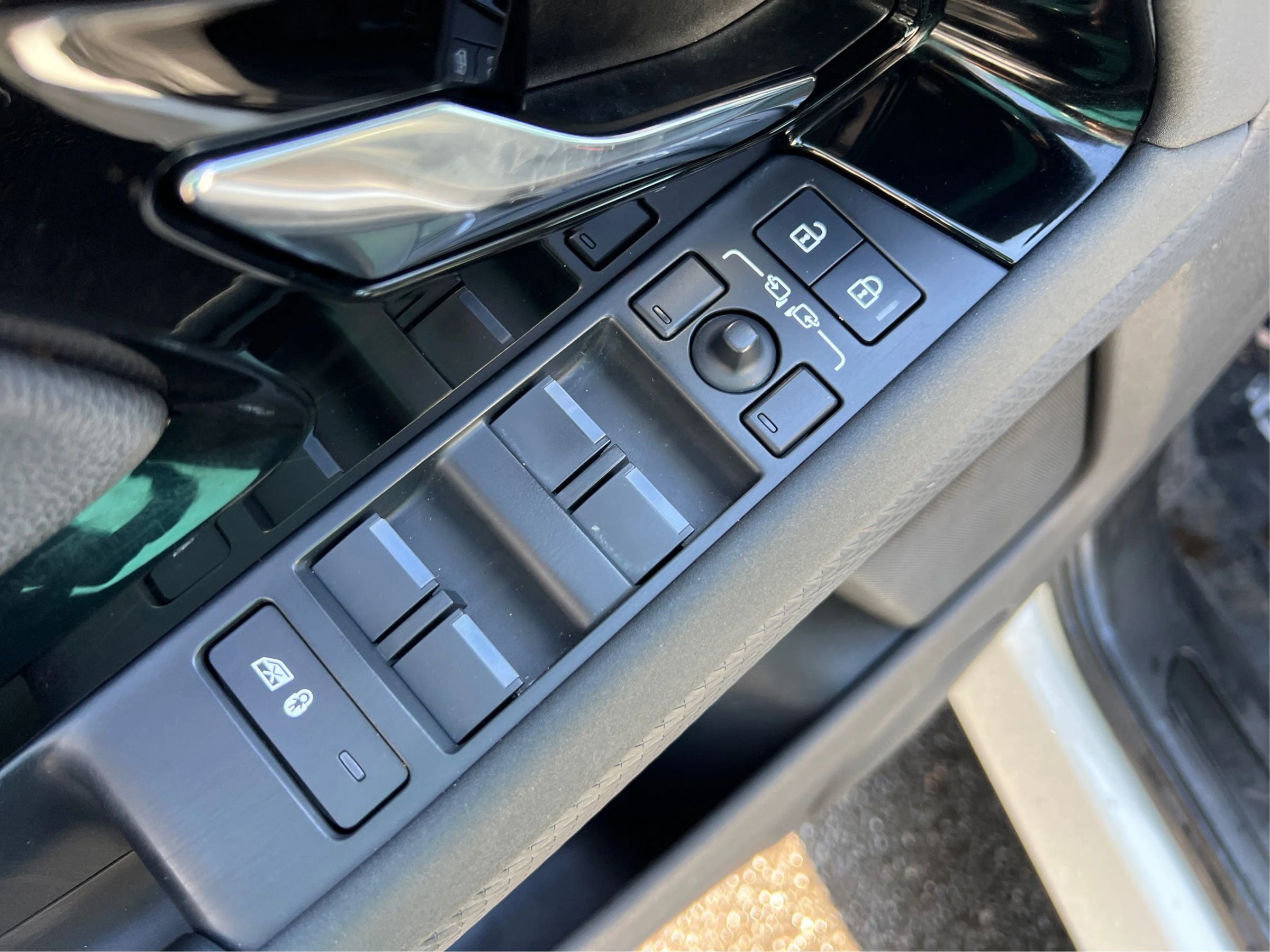 Used 2023 Land Rover Range Rover Evoque S image 30