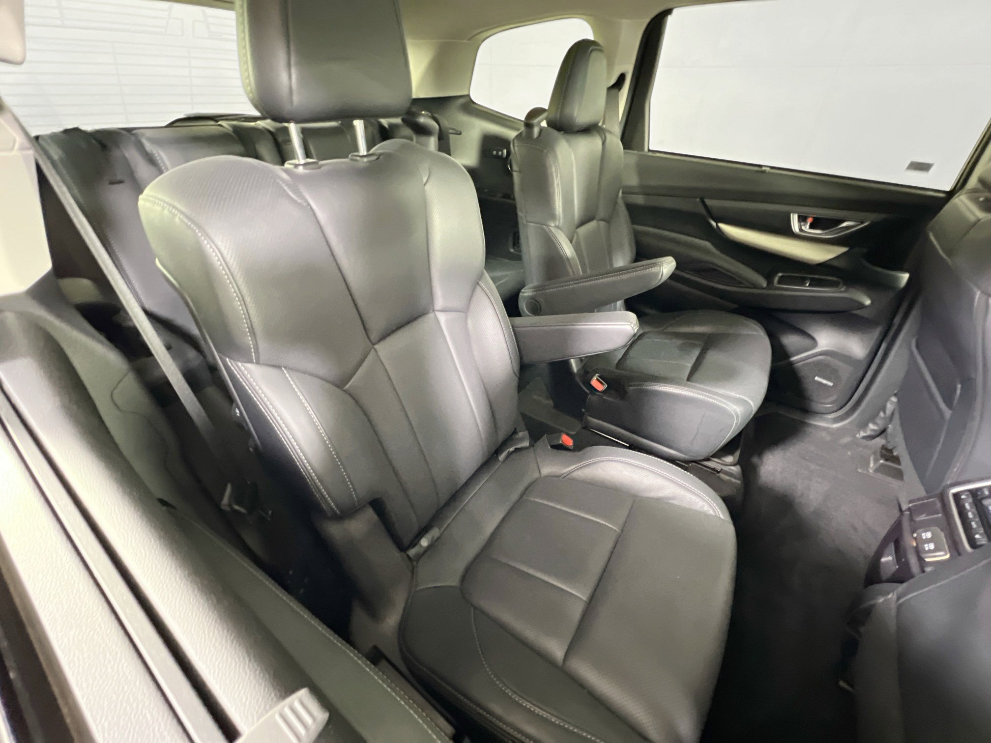 Used 2022 Subaru Ascent Limited w/ Technology Package image 28