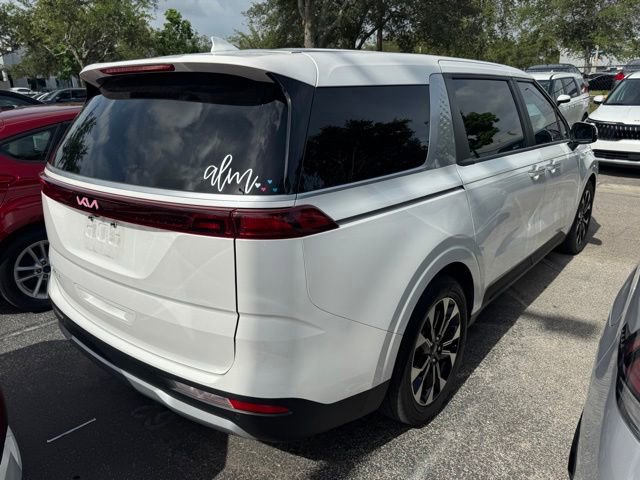 Used 2024 Kia Carnival EX FWD image 6
