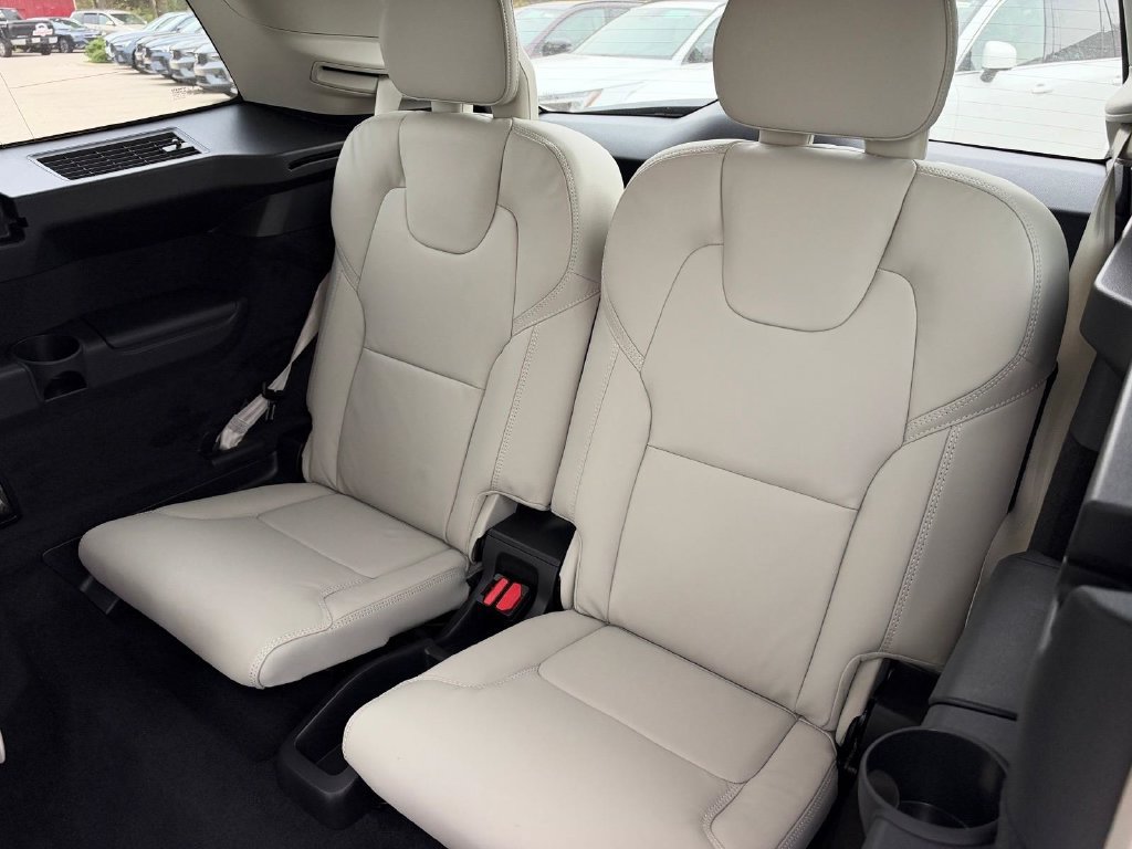 New 2027 Volvo XC90 T8 Ultra AWD/4WD image 10