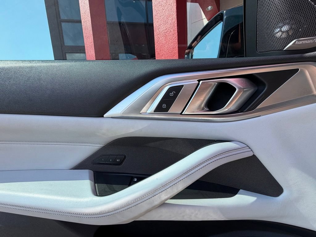 Used 2021 BMW M4 Competition w/ Executive Package RWD image 18