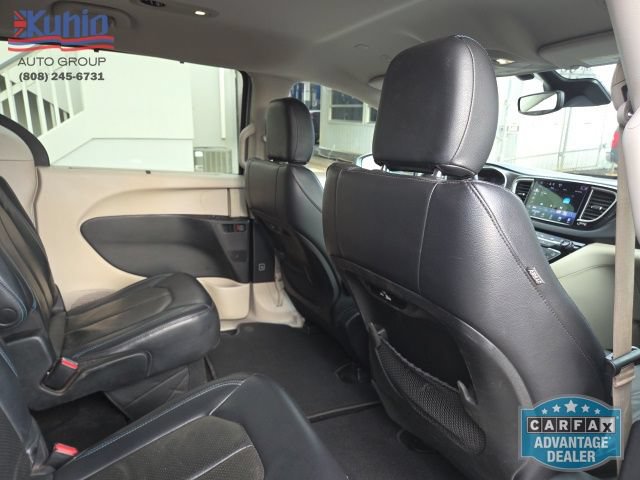 Used 2021 Chrysler Pacifica Touring-L FWD image 11