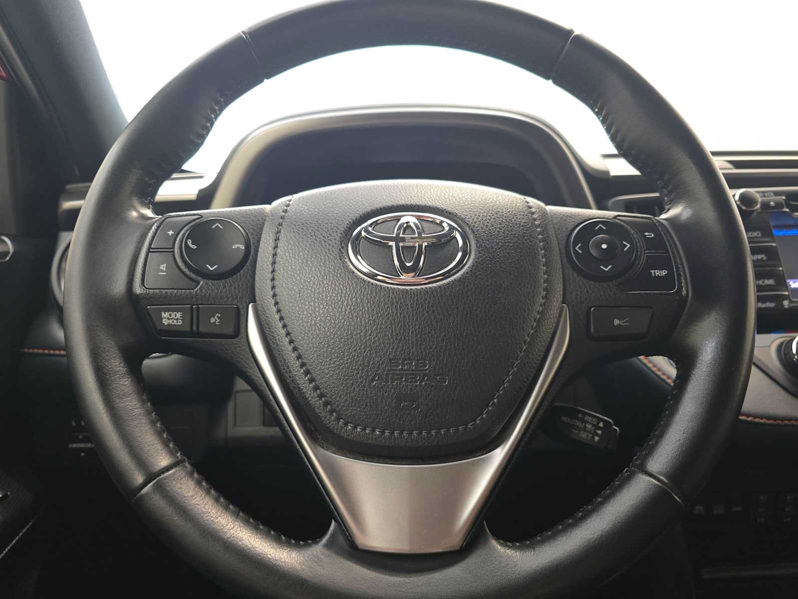 Used 2018 Toyota RAV4 SE AWD/4WD image 11