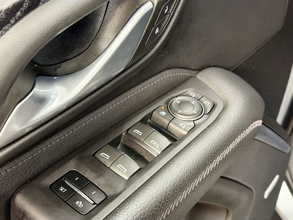 Used 2024 GMC Yukon XL Denali AWD/4WD image 17