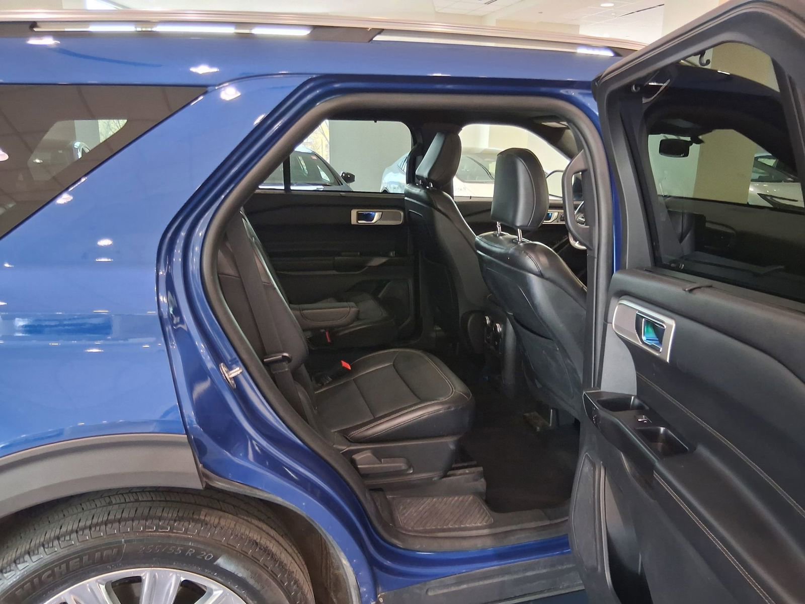 Used 2020 Ford Explorer Limited w/ Hybrid Equipment Group 310A image 10