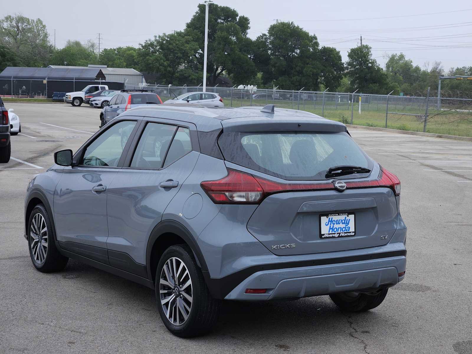 Used 2022 Nissan Kicks SV FWD image 5