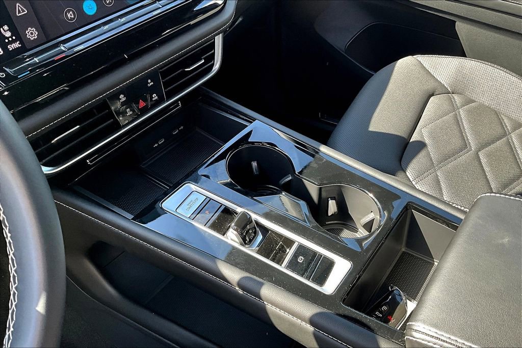 Used 2024 Volkswagen Atlas Cross Sport SE image 17