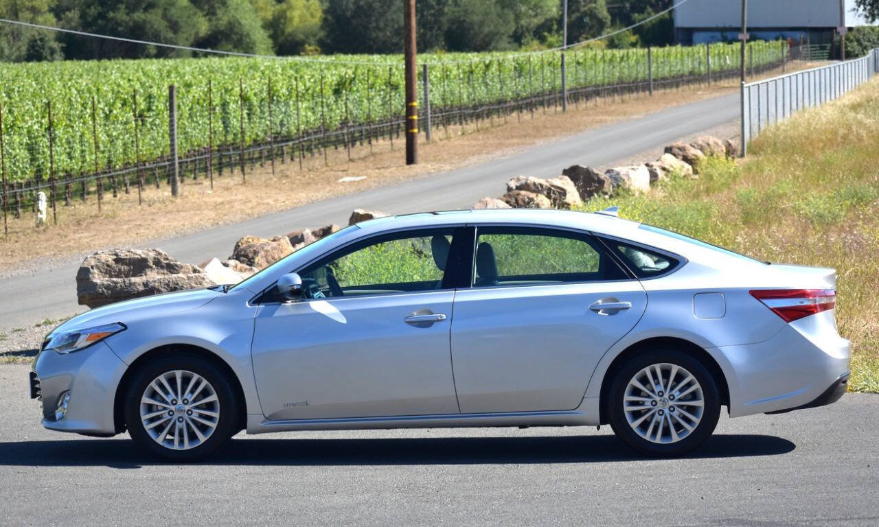 Used 2014 Toyota Avalon Limited w/ Technology Package FWD image 16