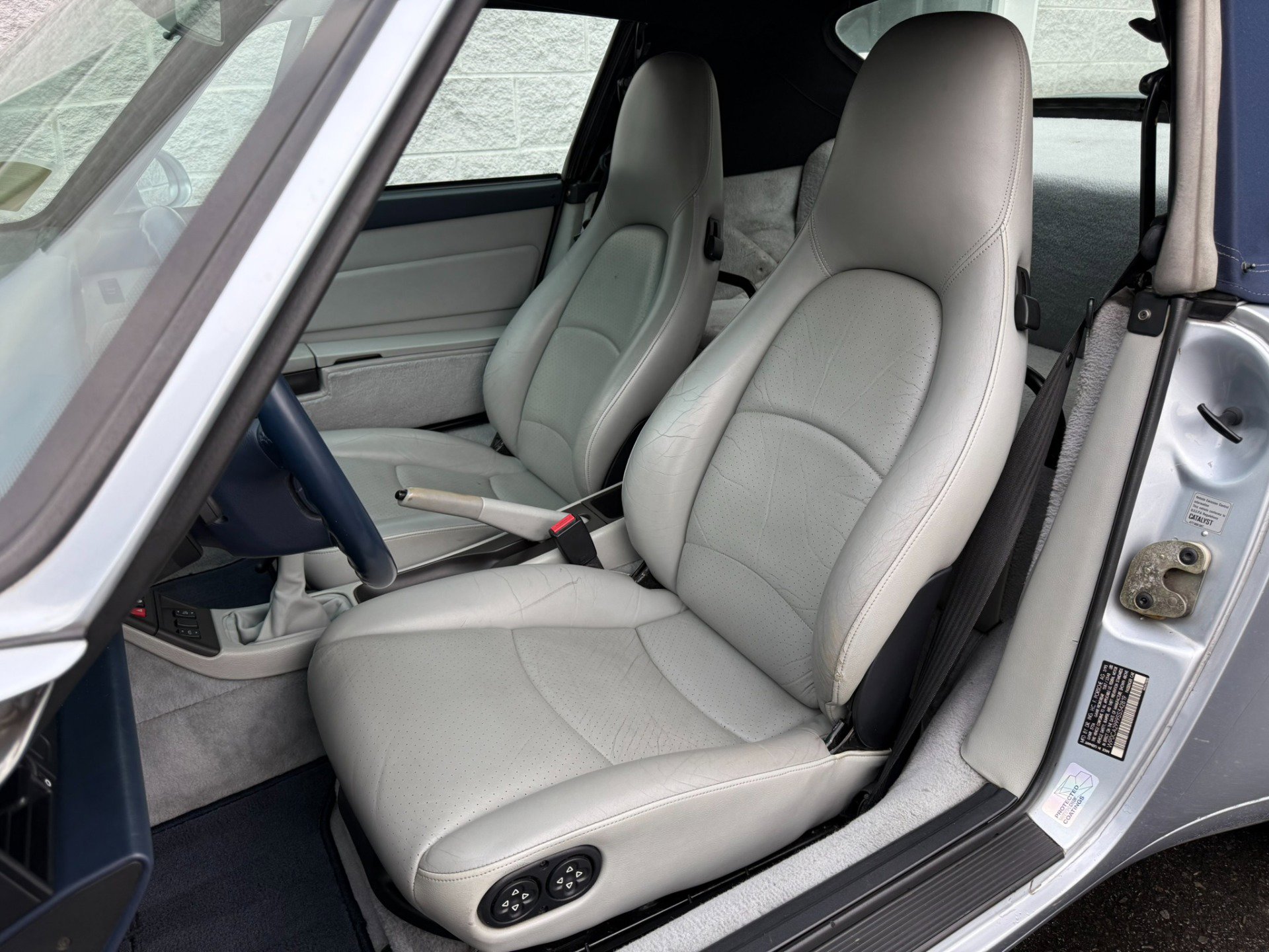 Used 1995 Porsche 911 Carrera image 13