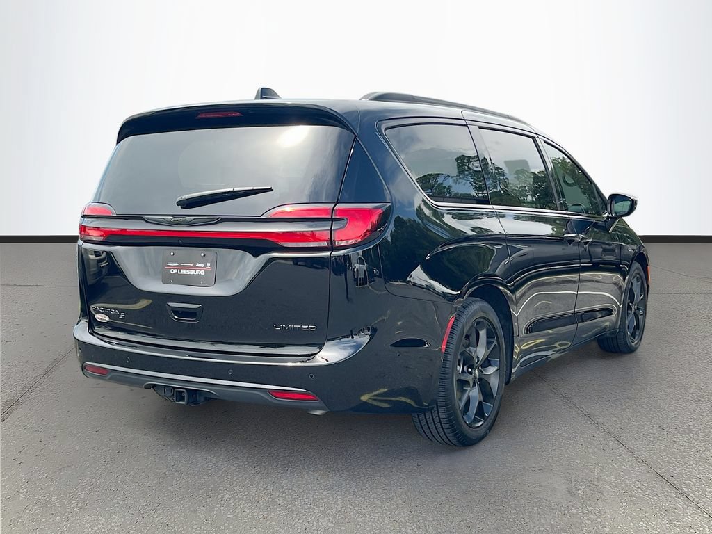 Used 2025 Chrysler Pacifica Limited w/ Trailer Tow Group FWD image 7
