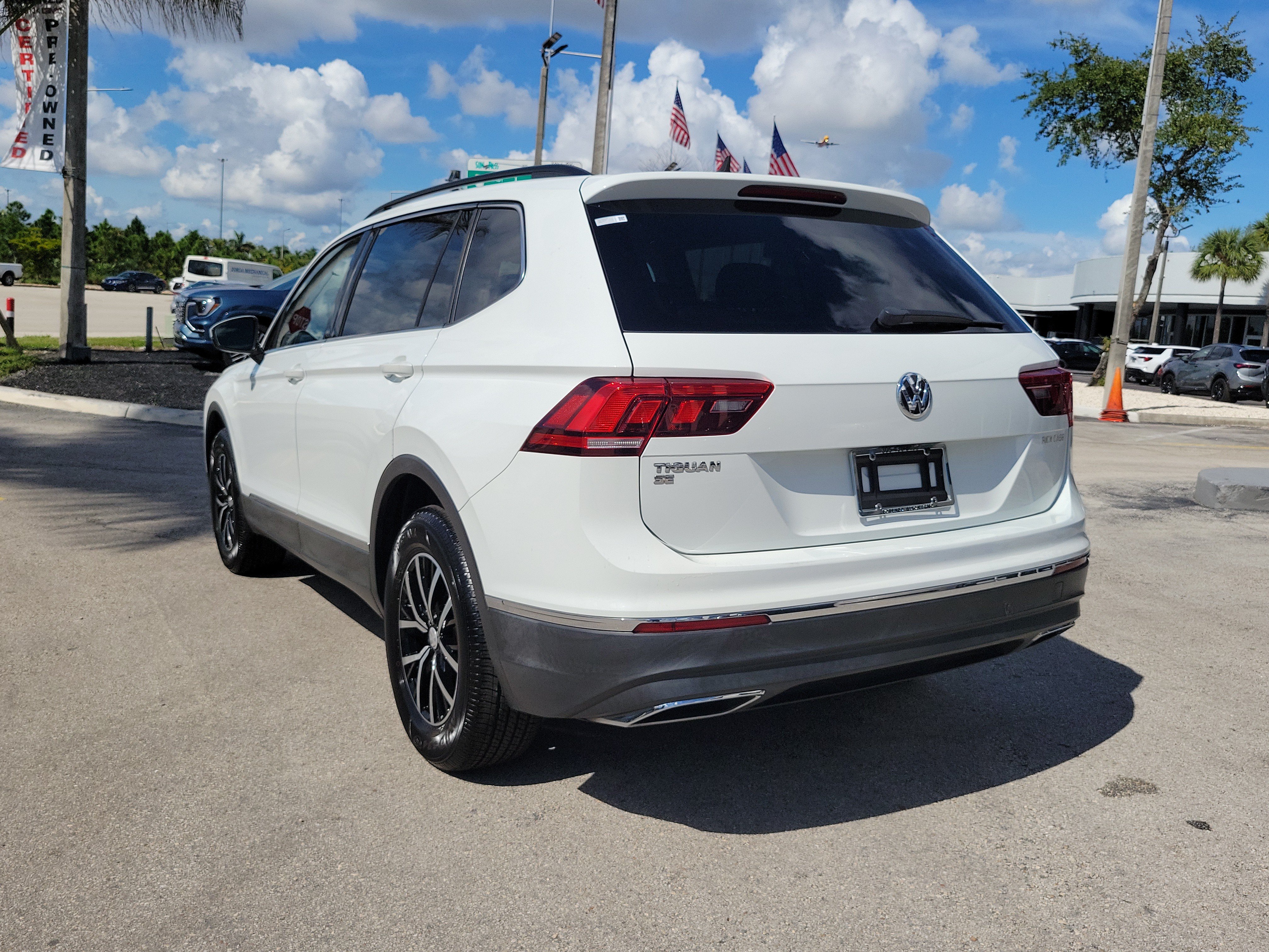 Used 2021 Volkswagen Tiguan SE FWD image 7