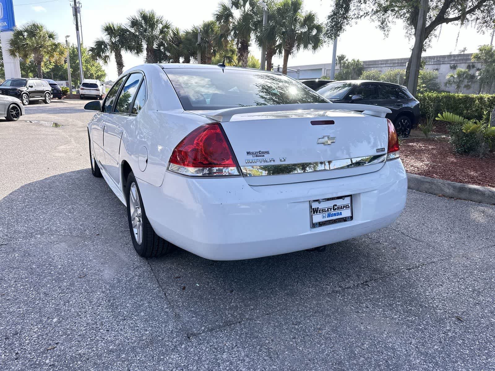 Used 2011 Chevrolet Impala LT w/ Luxury Edition Package FWD image 4